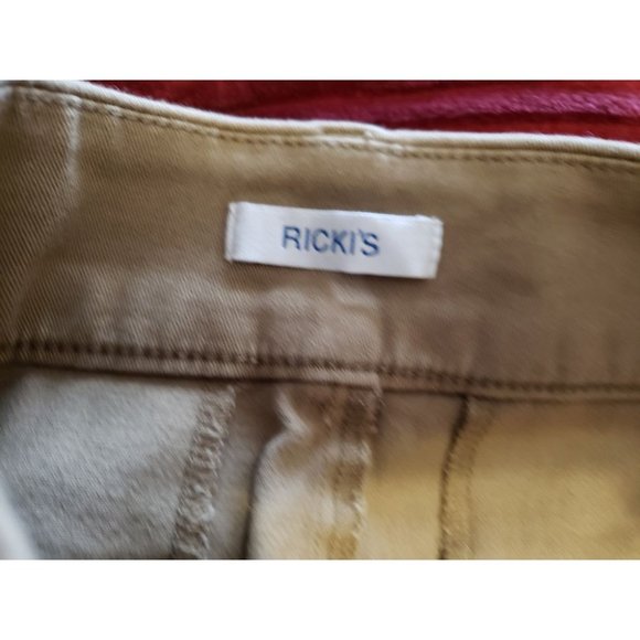 Shorts - Picture 4 of 4